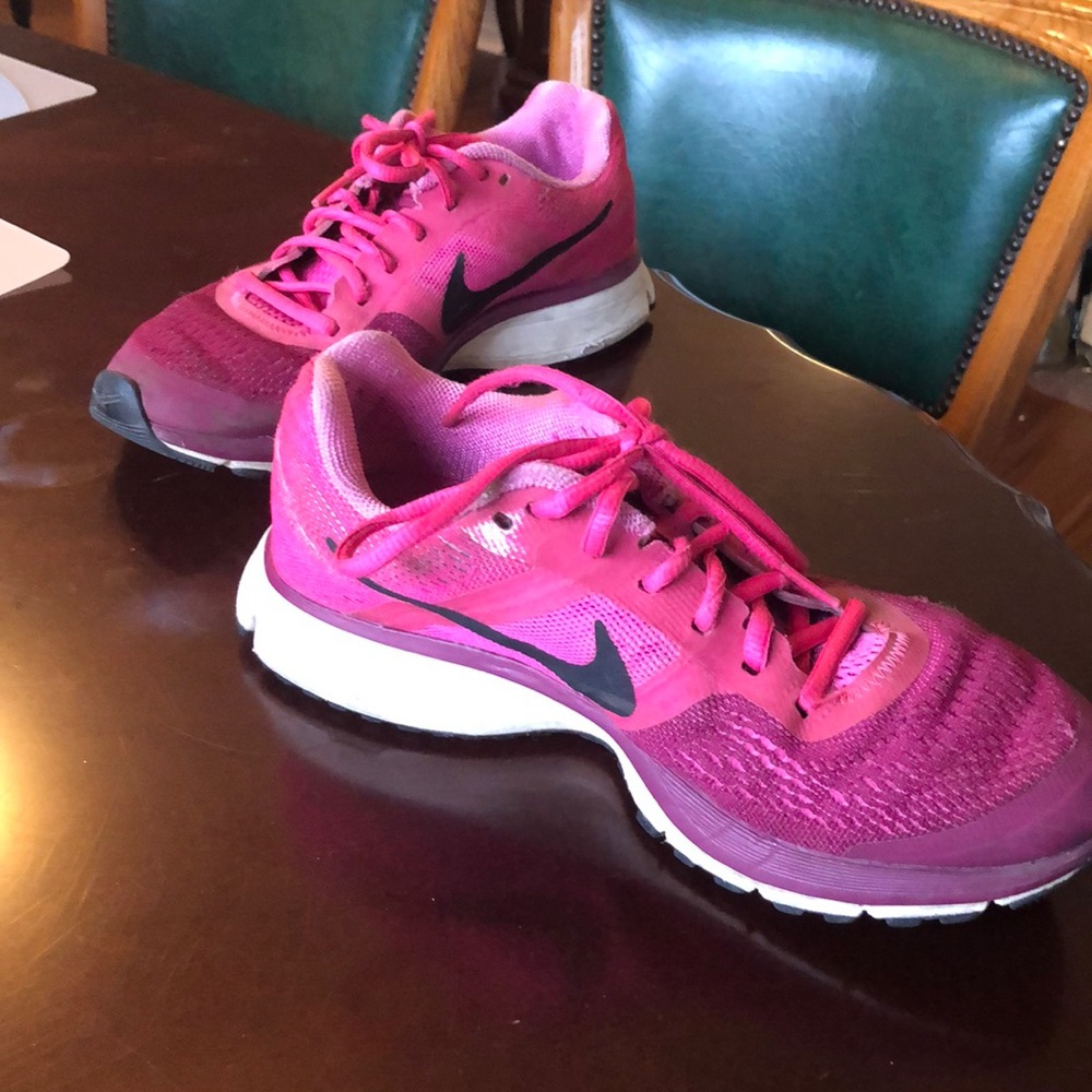 Hot pink Nike Zooms in size 7.5